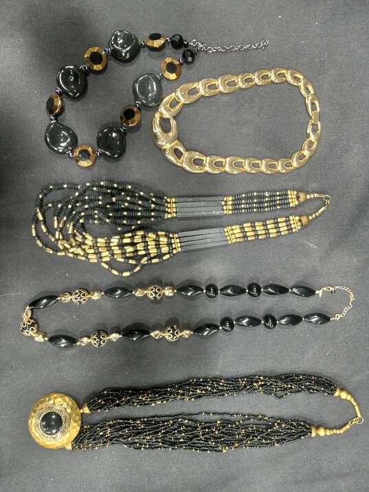 Set of Black and Gold Fashion Jewelry image number 4