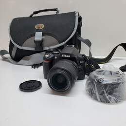 Nikon D40 DSLR Camera with 16-55mm Lens + Carry Bag & Accessories alternative image