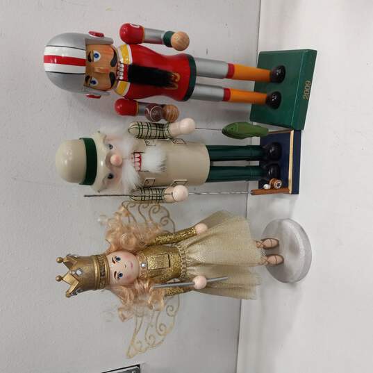 6pc. Lot of Assorted Nutcrackers image number 3