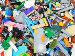 6.2 LBS Mixed LEGO Bulk Box alternative image