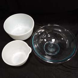 Pyrex Mixing Bowls Assorted 3pc Lot alternative image
