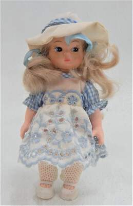 Assorted Vntg Play Dolls Lot alternative image
