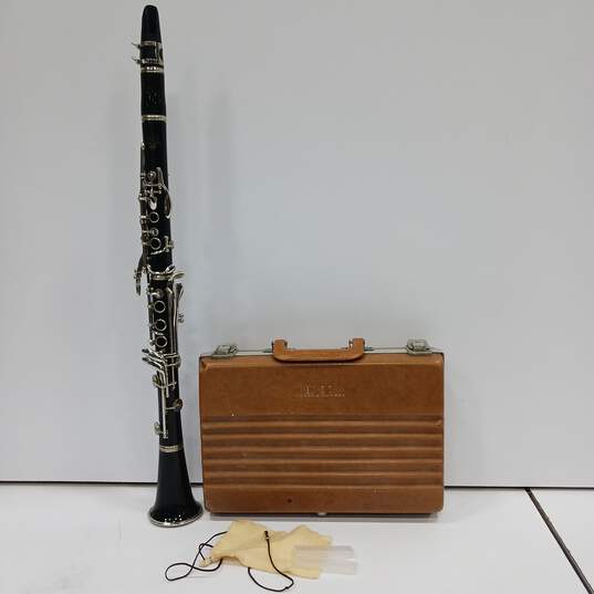 Vintage Boosey & Hawkens Clarinet w/Hard Plastic Case image number 2