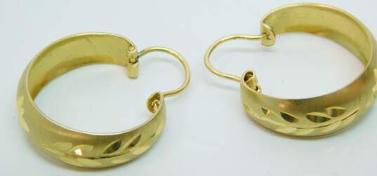 Elegant 14k Yellow Gold Brushed & Wheat Etched Hoop Earrings 3.6g image number 4
