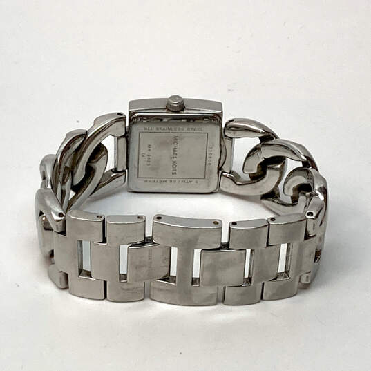 Designer Michael Kors Silver-Tone Chain Starp Square Dial Analog Wristwatch image number 3