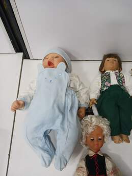 Bundle of 6 Assorted Vintage Dolls alternative image