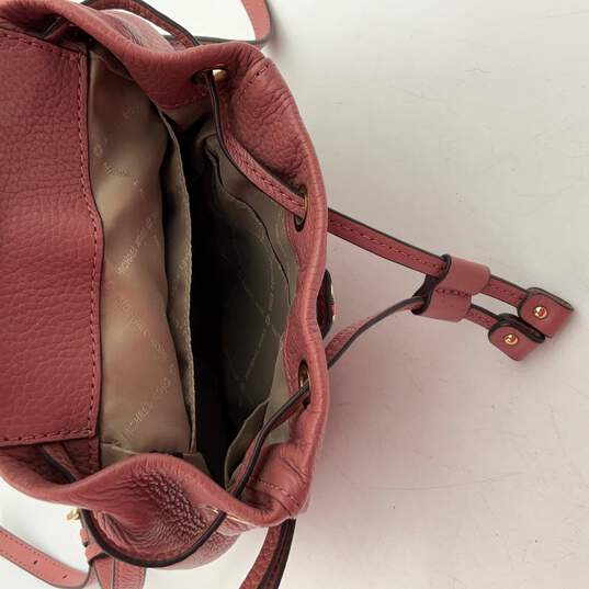 Womens Pink Leather Drawstring Adjustable Strap Inner Pockets Flap Crossbody Bag image number 5