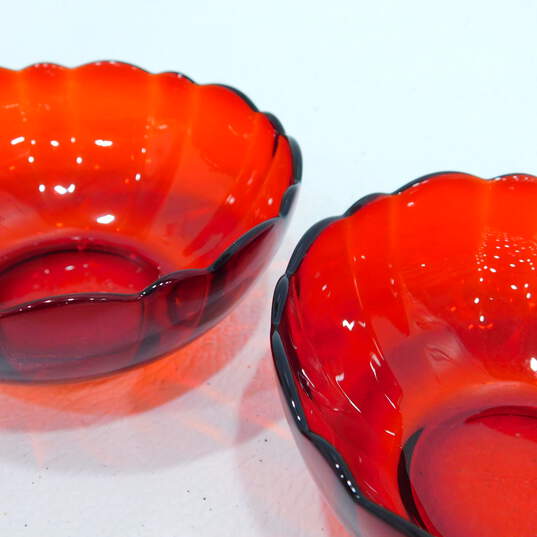 Pair Of Vintage Arcoroc France Ruby Red Tulip Scallop Edge Berry Dessert Bowls image number 2