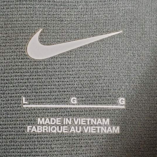 Nike Men Charcoal Long Sleeve L image number 3