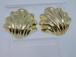 14K Yellow Gold Scalloped Sea Shell Omega Clip Earrings 8.4g alternative image