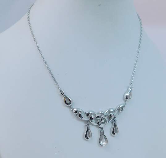 Vintage Crown Trifari Silvertone Flower Abstract Swirls & Teardrop Charms Pendant Necklace 10.7g image number 2