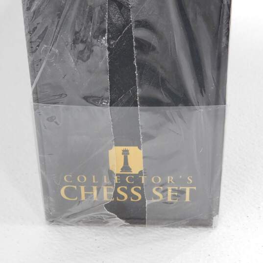 USAopoly/HBO Brand Games of Thrones Collector's Edition Chess Set (Sealed) image number 4
