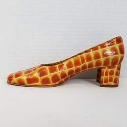 Bandolino Embossed Pumps  Women's  Heels   Size 5.5  Color Pumpkin alternative image