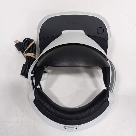 Sony PS4 VR Headset image number 4