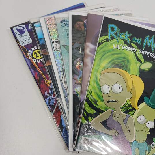 Bundle of 8 Assorted Comic Books image number 6