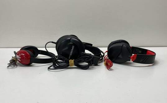 Various Assorted Headphones Headset Bundle Lot of 3 image number 3
