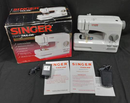 Samuel Viva Impuestos Buy the Vintage Singer Tiny Tailor Portable Sewing Machine | GoodwillFinds