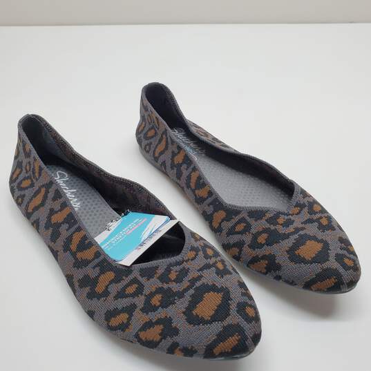 Skechers Animal Print Women's Comfort Flat Shoes Size 9 image number 2