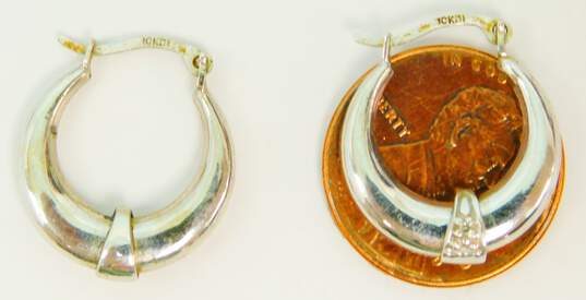 10k White Gold Diamond Accent Oblong Hoop Earrings 1.1g image number 6