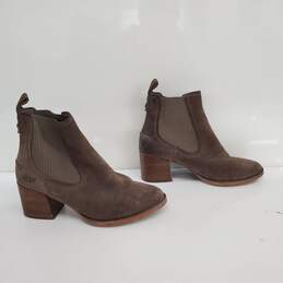 Ugg Faye Suede Chelsea Boots Size 7.5 alternative image