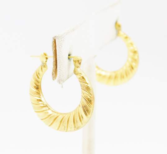 14K Yellow Gold Textured Ridged Hoop Earrings 2.1g image number 3