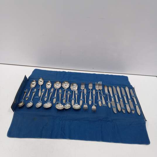 Vintage 25 Pc. Set Oneida Wm A Rogers Harmony 1938 Silver Plated Flatware image number 1