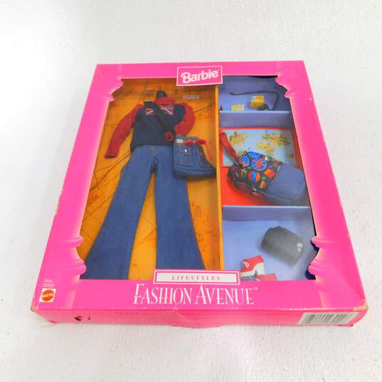 Buy the 1999 Mattel Barbie Lifestyles Fashion Avenue Traveler Outfit ...