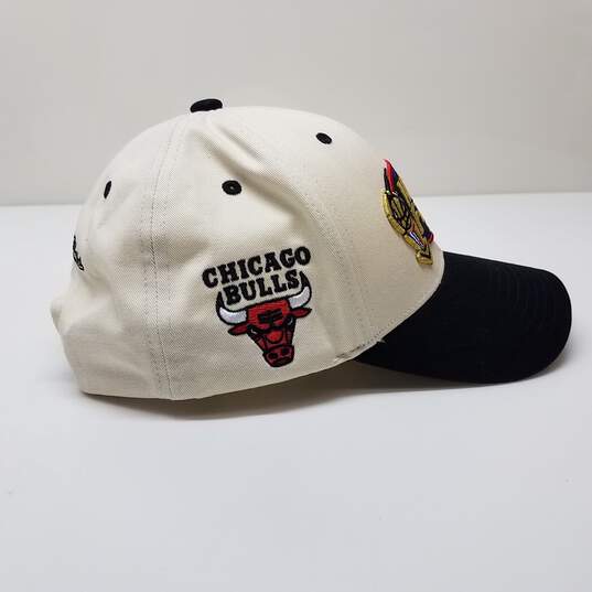 Mitchell & Ness NBA Finals 1998 Chicago Bulls Vs Utah Jazz Hat image number 2