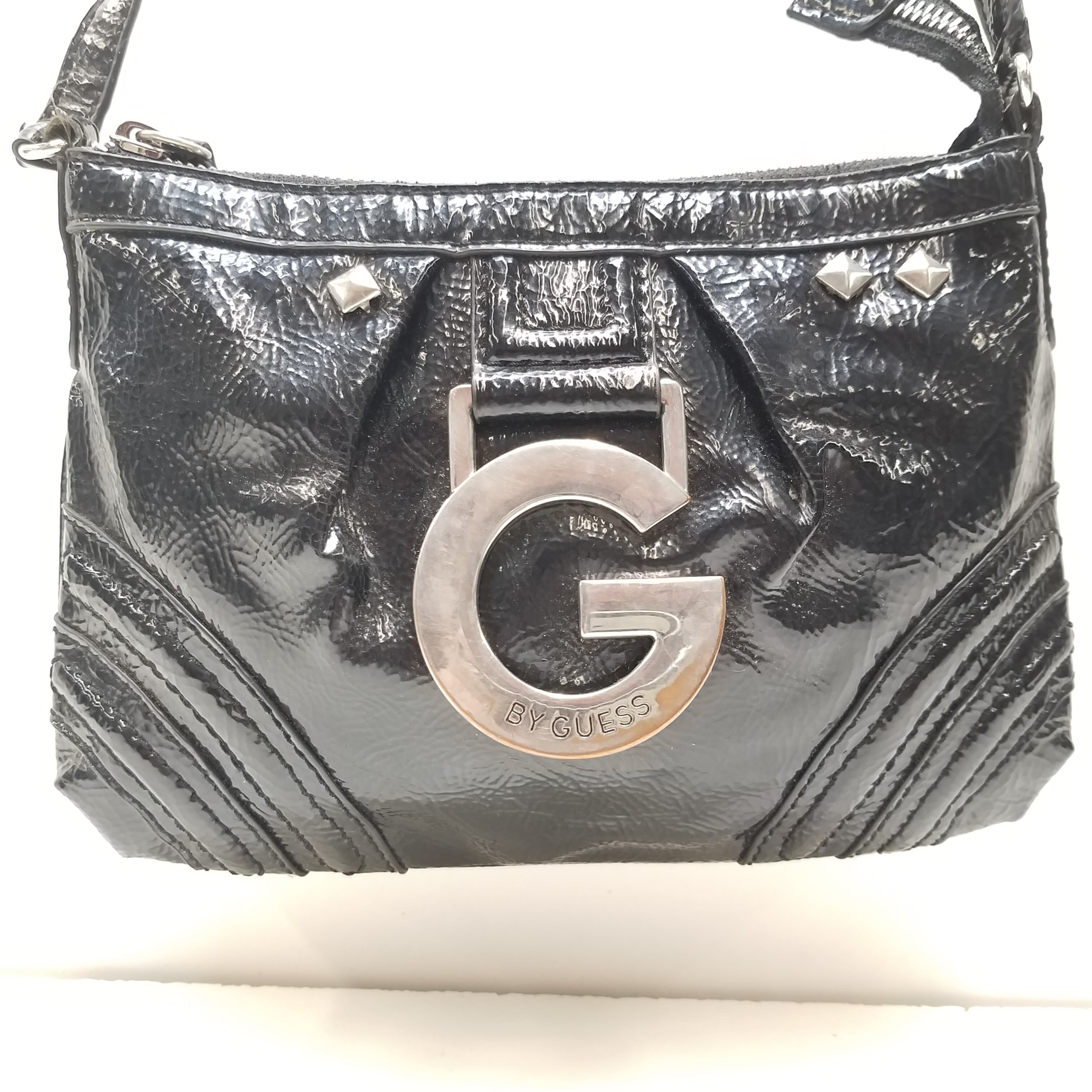 Patent leather handbag GUESS Black in Patent leather - 38544116
