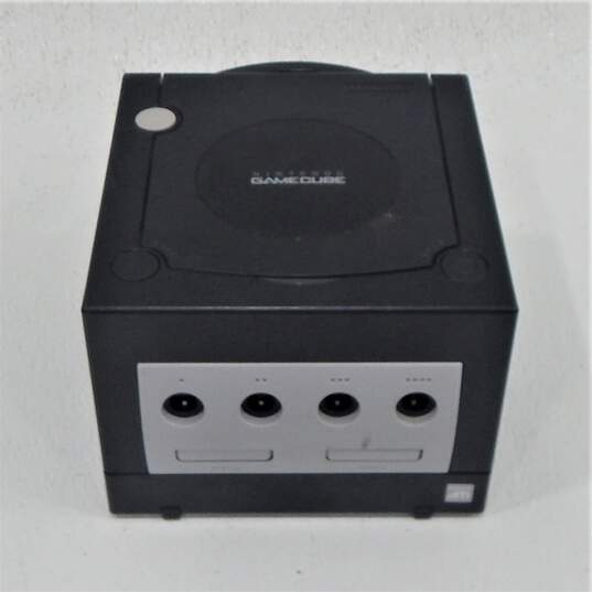 Nintendo GameCube w/4 Games Call of Duty 2 image number 2
