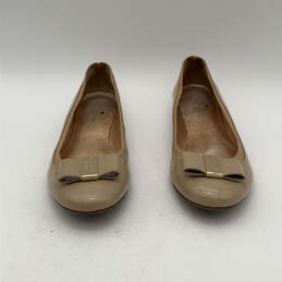 Womens Beige Leather Almond Toe Slip On Classic Ballet Flats Size 7.5