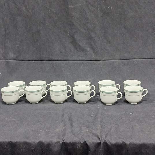 Set of 24 Thun Bohemia Fine Porcelain Tea Cups & Saucers image number 3