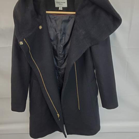 Wm COLE HAAN Signature *No belt* Black Wide Hood Wool Polyester Rayon Blend Coat Sz 4 image number 2