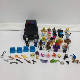 Lot of Assorted Roblox Figurines & Accessories