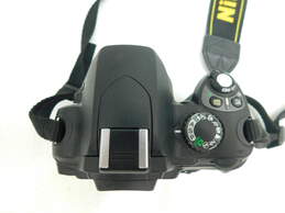 Nikon D40 DSLR Digital Camera Body Tested alternative image