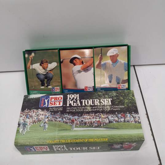 Bundle of Assorted Golf Sports Cards image number 1