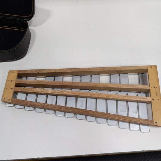 XYLOPHONE WITH CASE image number 3