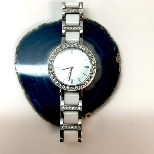 Designer Relic Silver-Tone Round Shape Stainless Steel Analog Wristwatch image number 3