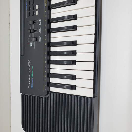 Concertmate 670 Electronic Keyboard 100 Sounds / 100 Rhythms image number 3