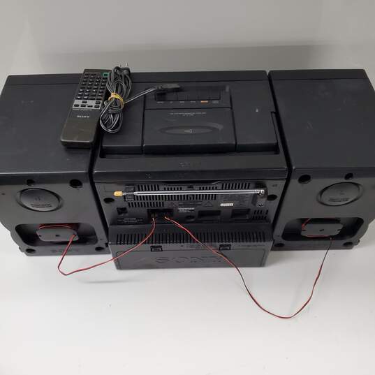 Sony CFD-610 CD, Radio, and Cassette Recorder image number 3