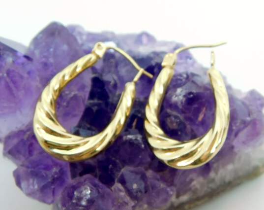 14K Yellow Gold Oblong Twisted Hoop Earrings 1.5g image number 3
