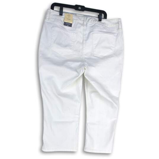 NWT St. John's Bay Womens White Mid Rise Secretly Slender Capri Pants Size 18W image number 2