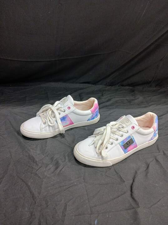 Women's Guess Sneakers Size 7.5 image number 1