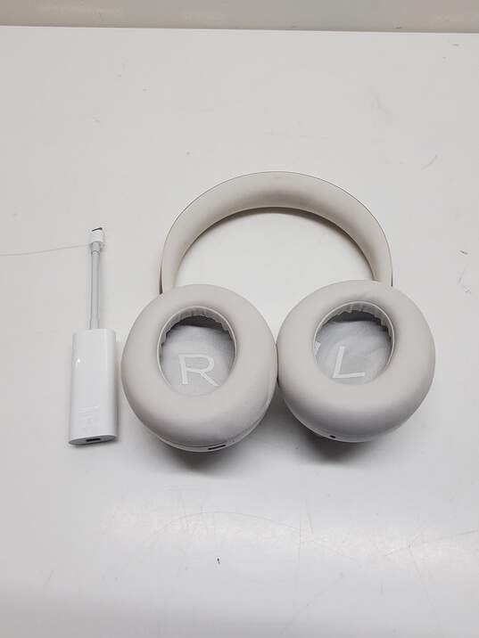 Bose White Noise Cancelling Wireless Bluetooth Headphones image number 2