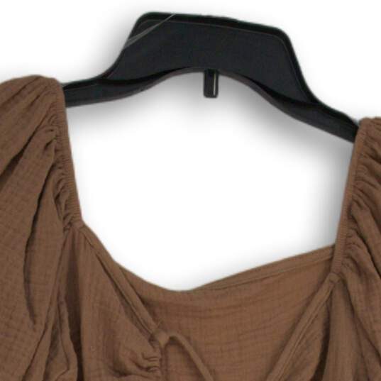 NWT Altar'd State Womens Brown Scoop Neck Puff Sleeve Cropped Blouse Top Sz S image number 4