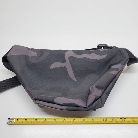 Herschel Supply Co Seventeen Hip Pack Camo Belt Bag image number 6