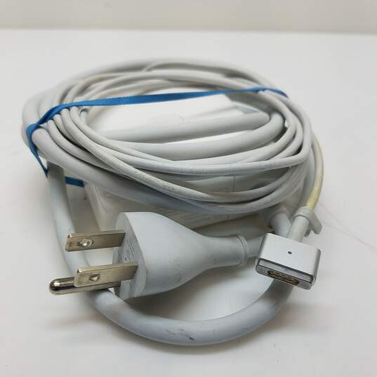 Lot of Apple MagSafe Chargers image number 3