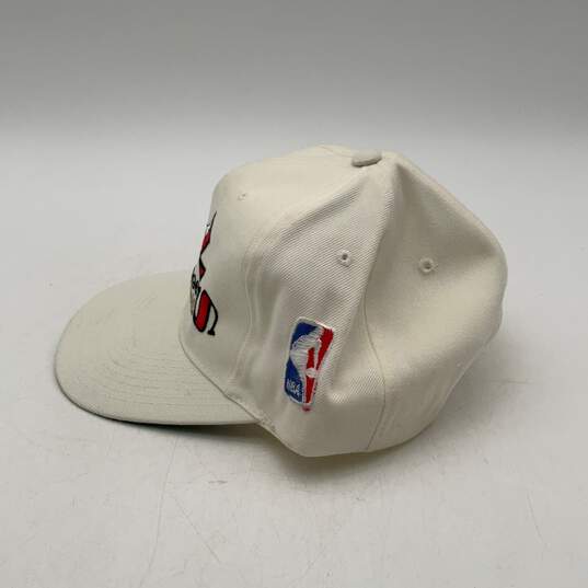NBA Mens White Champions 1996 Chicago Bulls Basketball Hat One Size image number 1