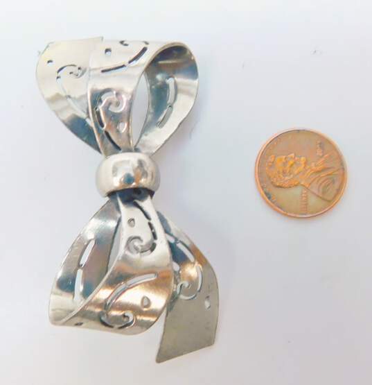 Vintage Coro Silvertone Scrolled Cut Outs Ribbon Bow Brooch 14.3g image number 5