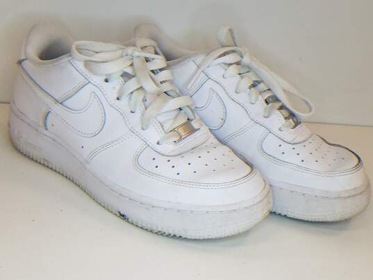 Nike Youth Nike Air Force 1 Athletic Shoes Triple White Size 6Y image number 3